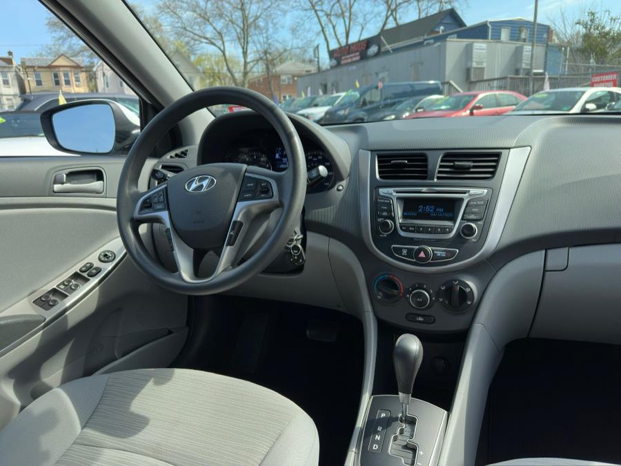 2017 Hyundai Accent Value Edition Sedan Auto photo
