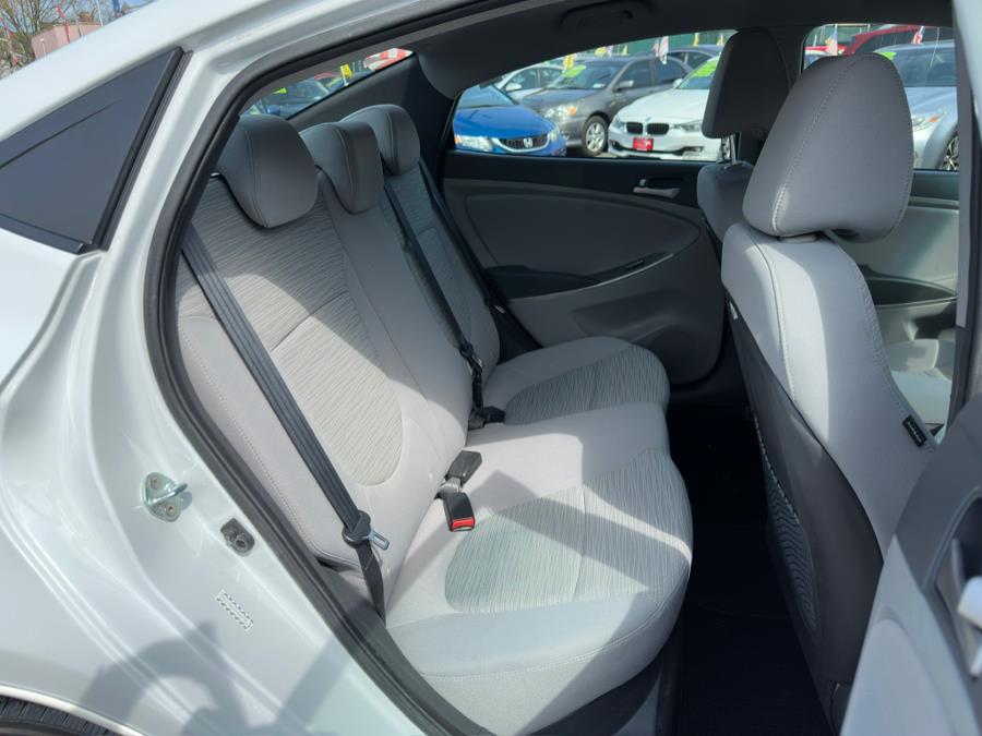 2017 Hyundai Accent Value Edition Sedan Auto photo