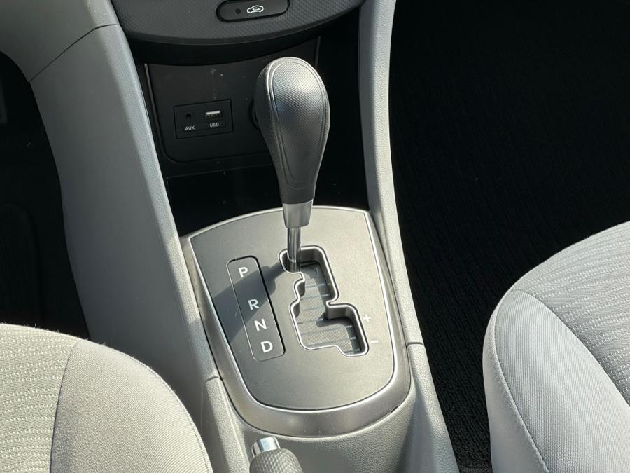 2017 Hyundai Accent Value Edition Sedan Auto photo
