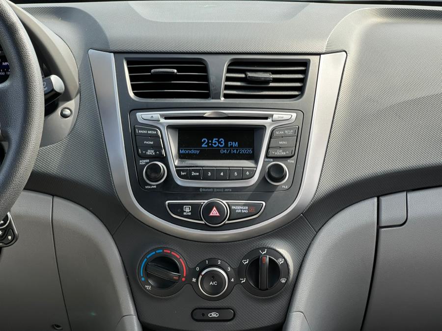 2017 Hyundai Accent Value Edition Sedan Auto photo