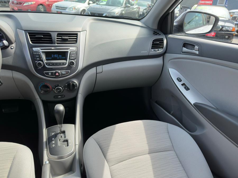 2017 Hyundai Accent Value Edition Sedan Auto photo