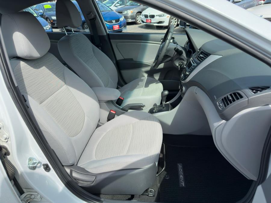2017 Hyundai Accent Value Edition Sedan Auto photo