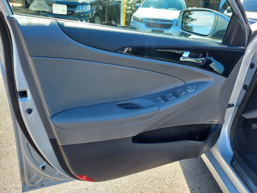 2011 Hyundai Sonata Limited photo