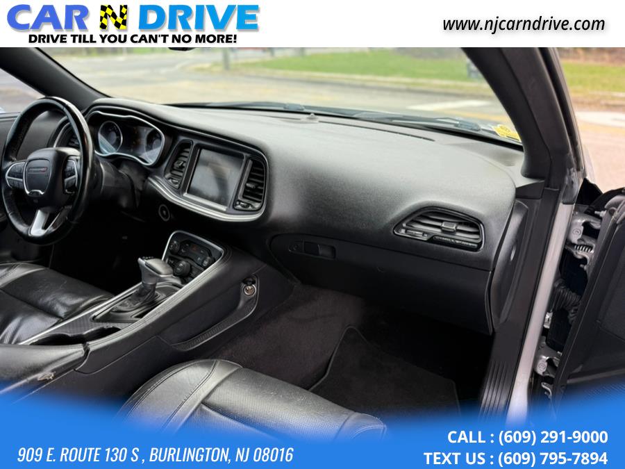 2016 Dodge Challenger SXT Plus photo