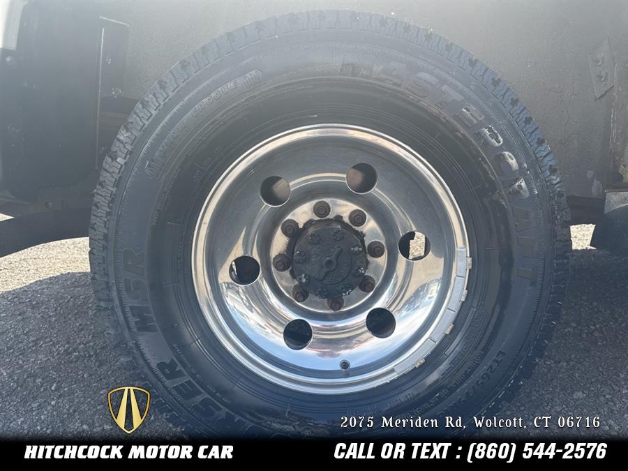 2005 Ford Excursion XLS photo