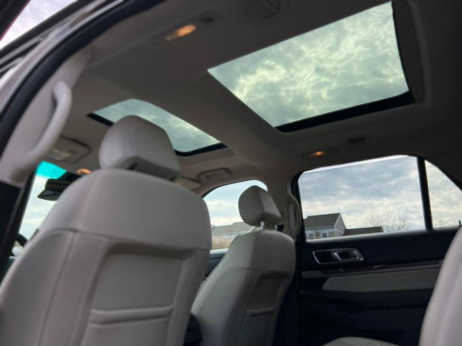 2016 Ford Explorer 4WD 4dr Platinum photo