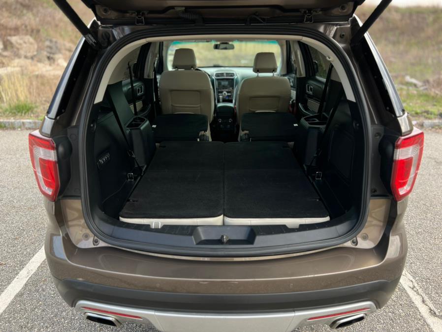 2016 Ford Explorer 4WD 4dr Platinum photo