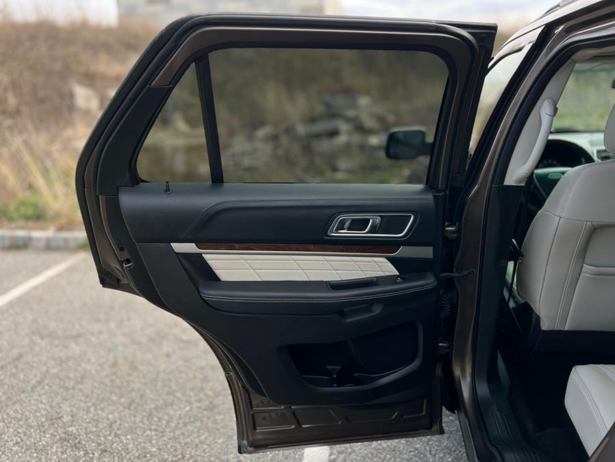 2016 Ford Explorer 4WD 4dr Platinum photo