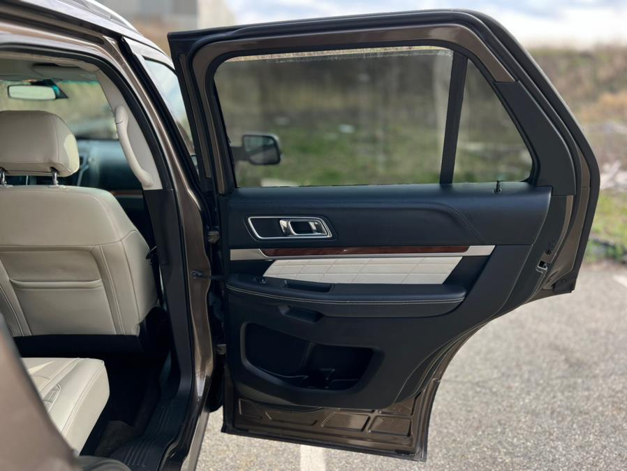2016 Ford Explorer 4WD 4dr Platinum photo