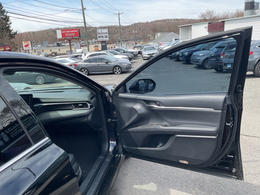 2021 Toyota Camry XLE Auto AWD (Natl) photo