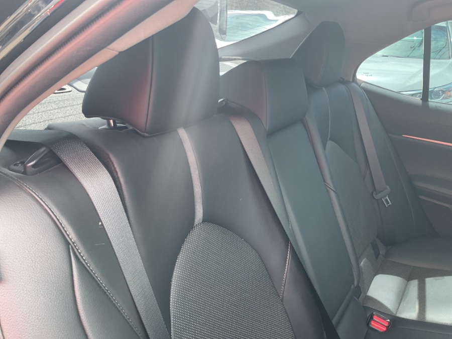 2021 Toyota Camry XLE Auto AWD (Natl) photo