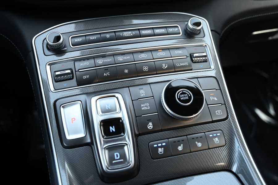 2023 Hyundai Santa Fe Limited photo