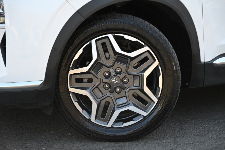 2023 Hyundai Santa Fe Limited photo