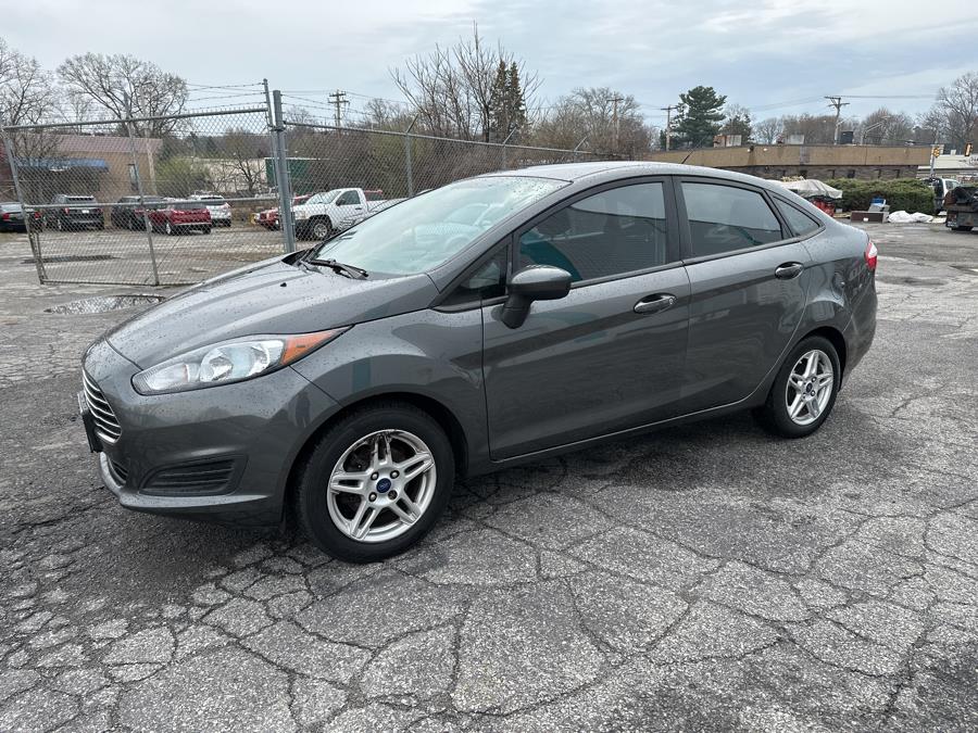 2017 Ford Fiesta SE Sedan photo