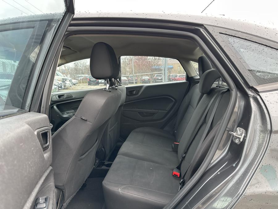 2017 Ford Fiesta SE Sedan photo