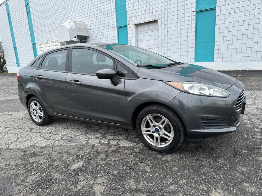 2017 Ford Fiesta SE Sedan photo
