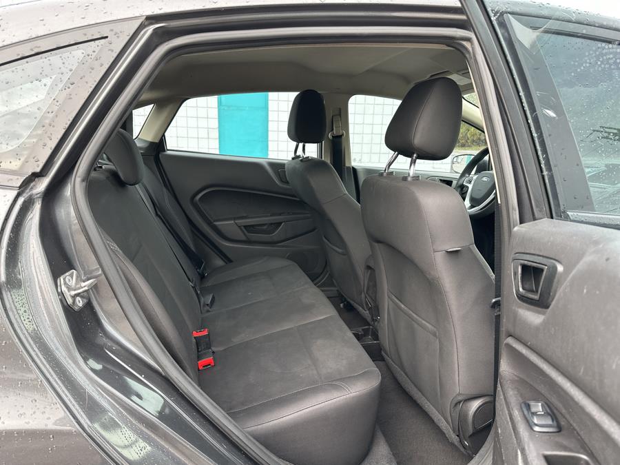 2017 Ford Fiesta SE Sedan photo