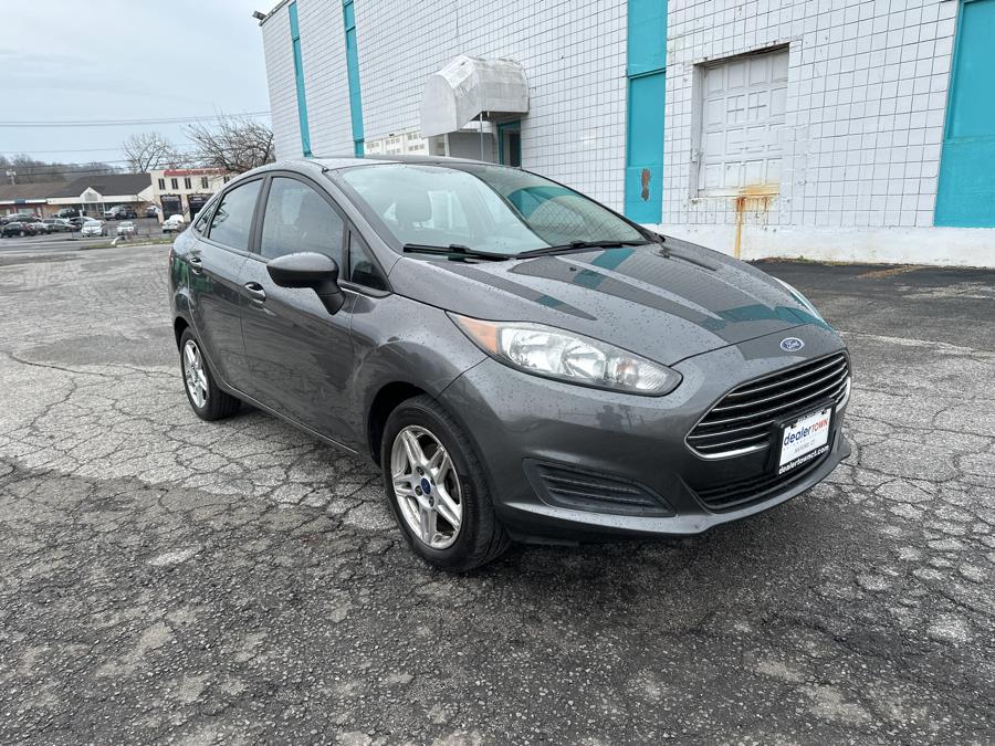 2017 Ford Fiesta SE Sedan photo