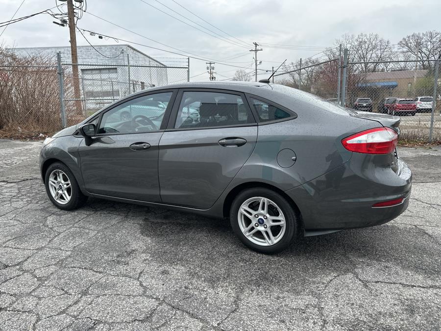 2017 Ford Fiesta SE Sedan photo