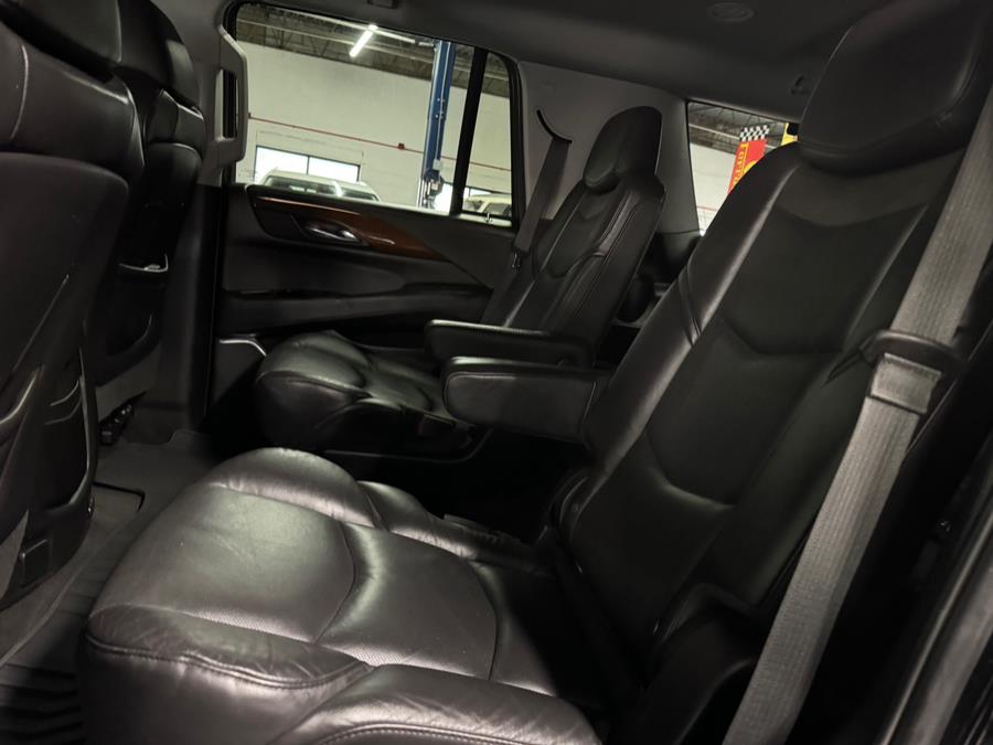 2020 Cadillac Escalade 4WD 4dr Luxury photo