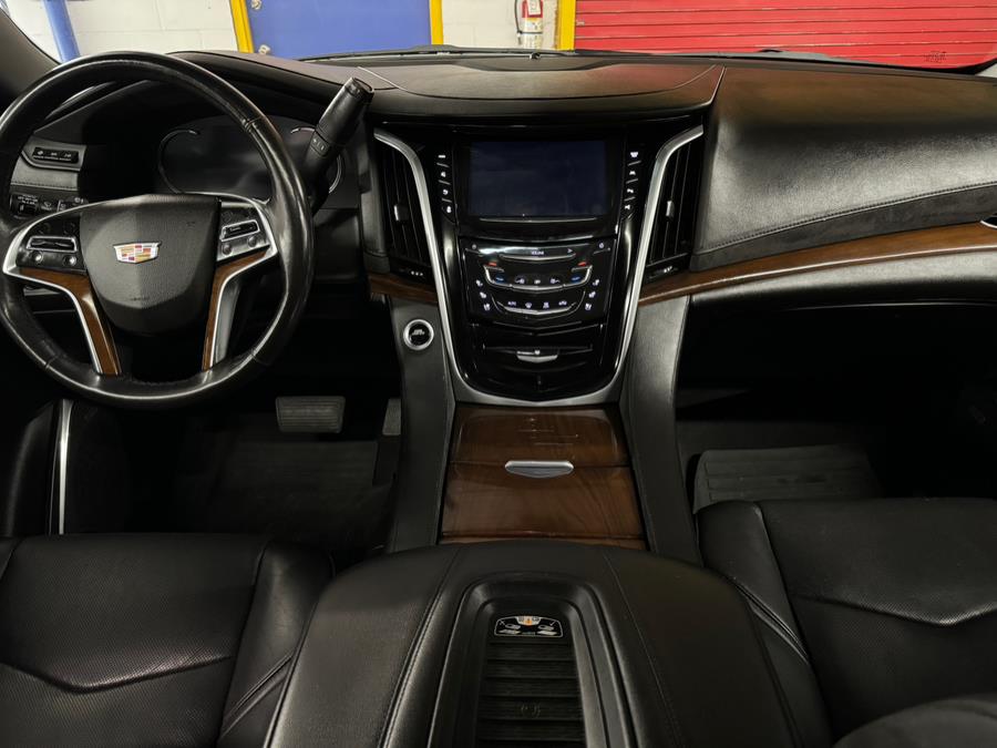 2020 Cadillac Escalade 4WD 4dr Luxury photo