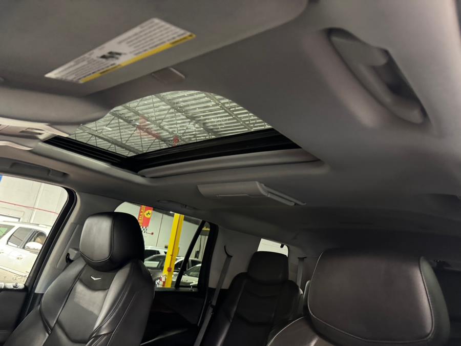 2020 Cadillac Escalade 4WD 4dr Luxury photo
