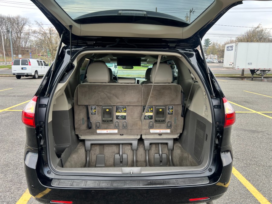2015 Toyota Sienna 5dr 7-Pass Van XLE Premium AWD photo