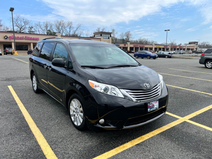 2015 Toyota Sienna 5dr 7-Pass Van XLE Premium AWD photo