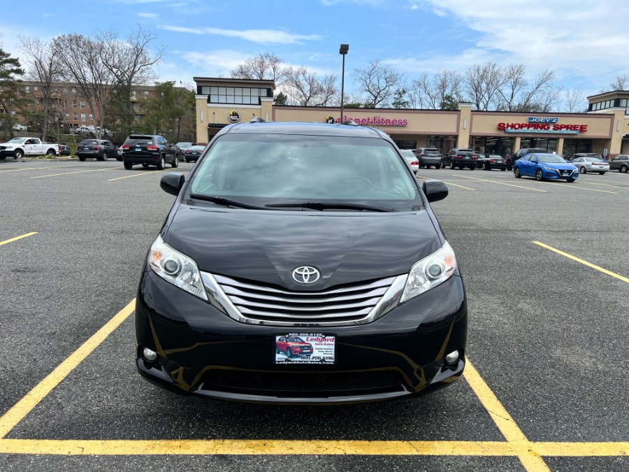 2015 Toyota Sienna 5dr 7-Pass Van XLE Premium AWD photo