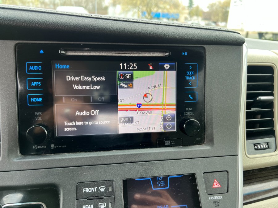 2015 Toyota Sienna 5dr 7-Pass Van XLE Premium AWD photo