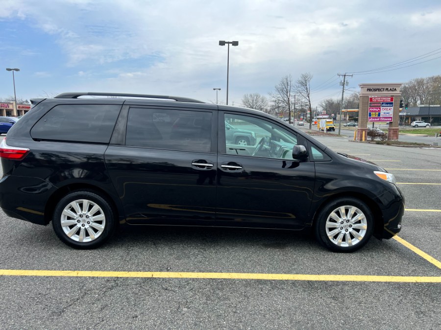 2015 Toyota Sienna 5dr 7-Pass Van XLE Premium AWD photo