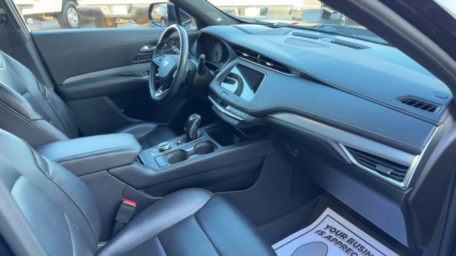 2019 Cadillac XT4 AWD 4dr Premium Luxury photo