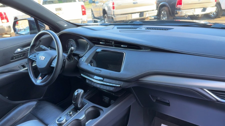 2019 Cadillac XT4 AWD 4dr Premium Luxury photo