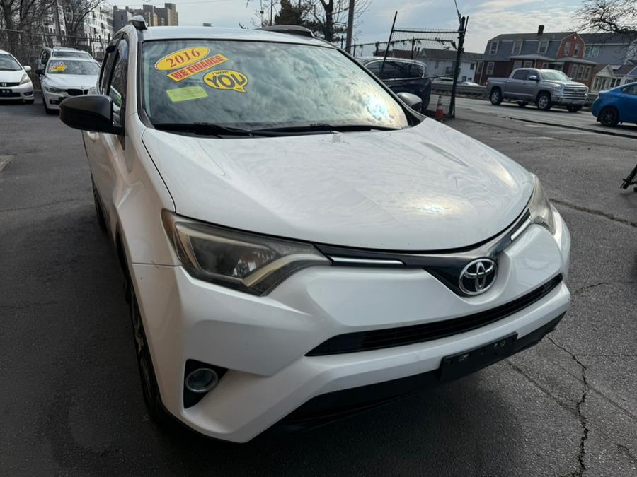 2016 Toyota RAV4 AWD 4dr LE (Natl) photo