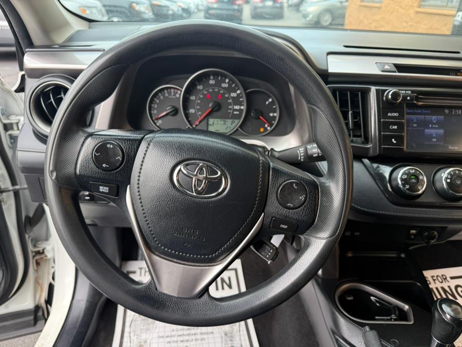 2016 Toyota RAV4 AWD 4dr LE (Natl) photo
