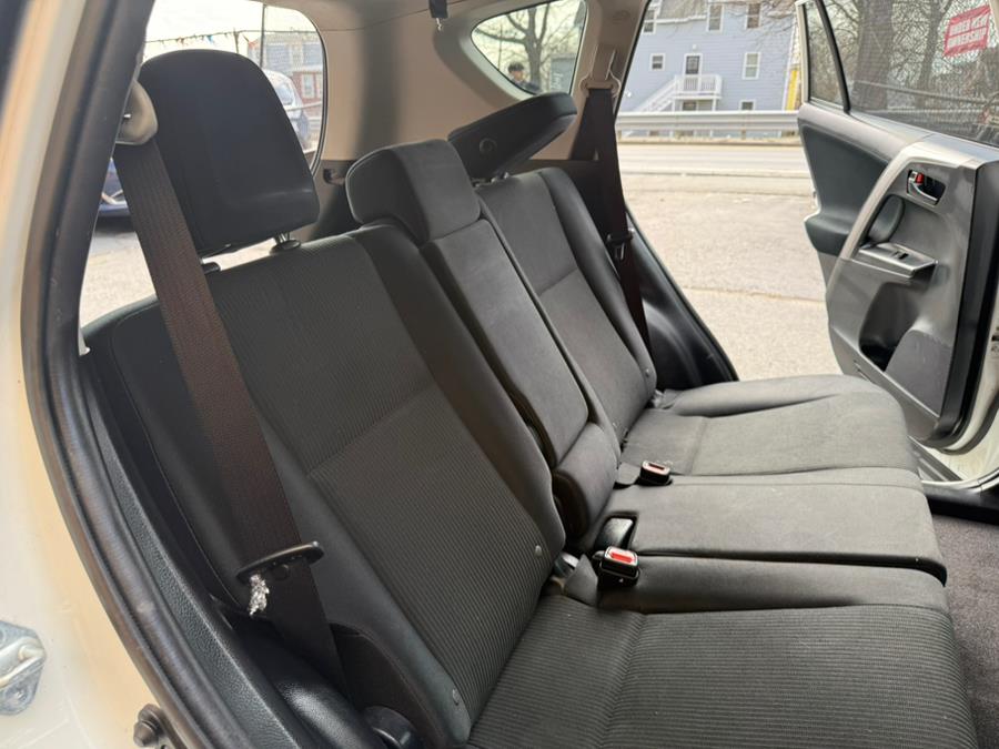 2016 Toyota RAV4 AWD 4dr LE (Natl) photo
