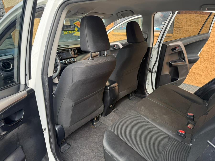 2016 Toyota RAV4 AWD 4dr LE (Natl) photo