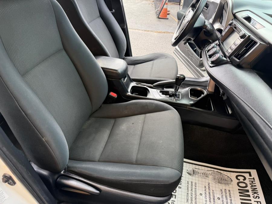 2016 Toyota RAV4 AWD 4dr LE (Natl) photo