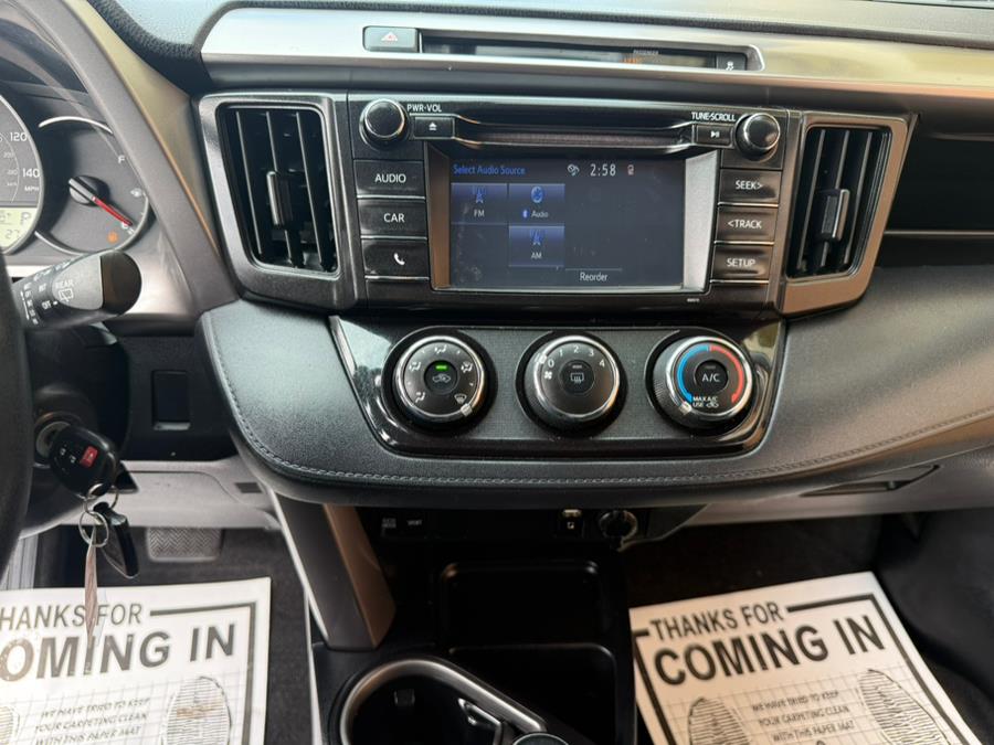 2016 Toyota RAV4 AWD 4dr LE (Natl) photo