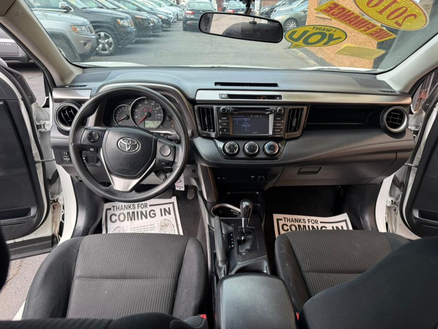 2016 Toyota RAV4 AWD 4dr LE (Natl) photo
