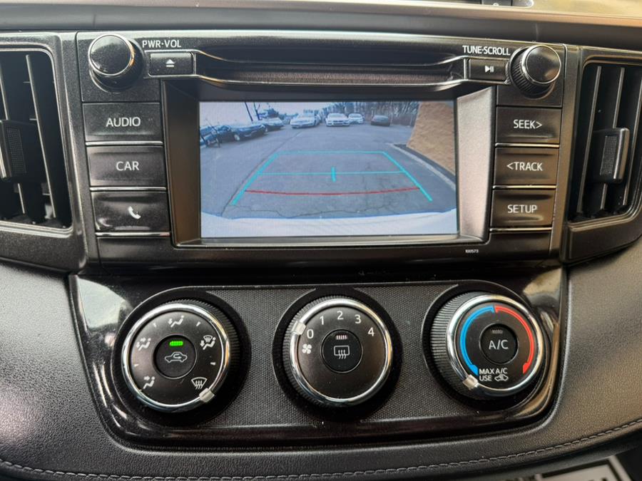 2016 Toyota RAV4 AWD 4dr LE (Natl) photo