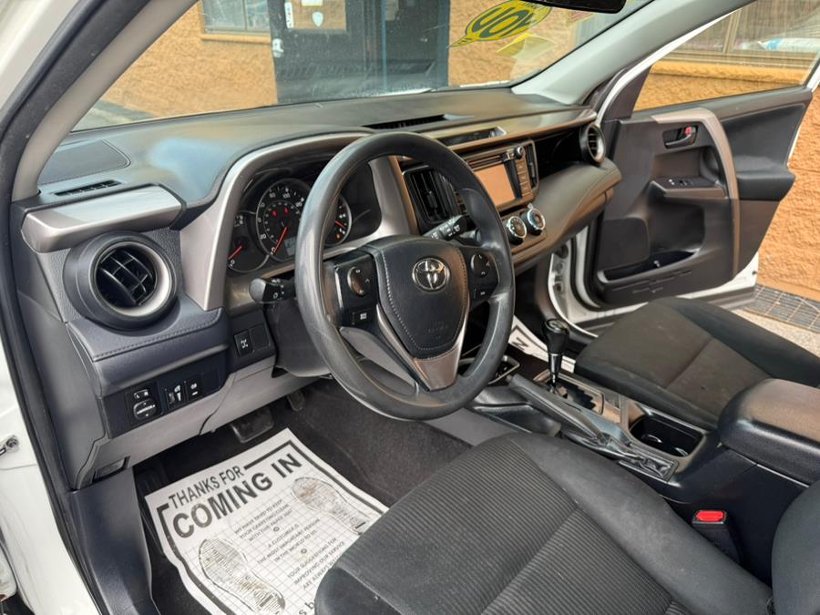 2016 Toyota RAV4 AWD 4dr LE (Natl) photo