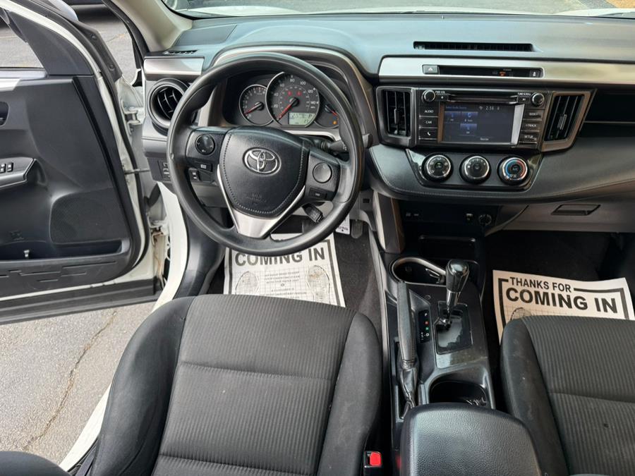 2016 Toyota RAV4 AWD 4dr LE (Natl) photo