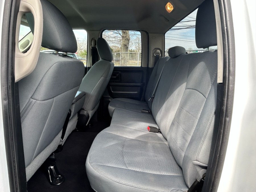 2015 RAM 1500 4WD Quad Cab 140.5