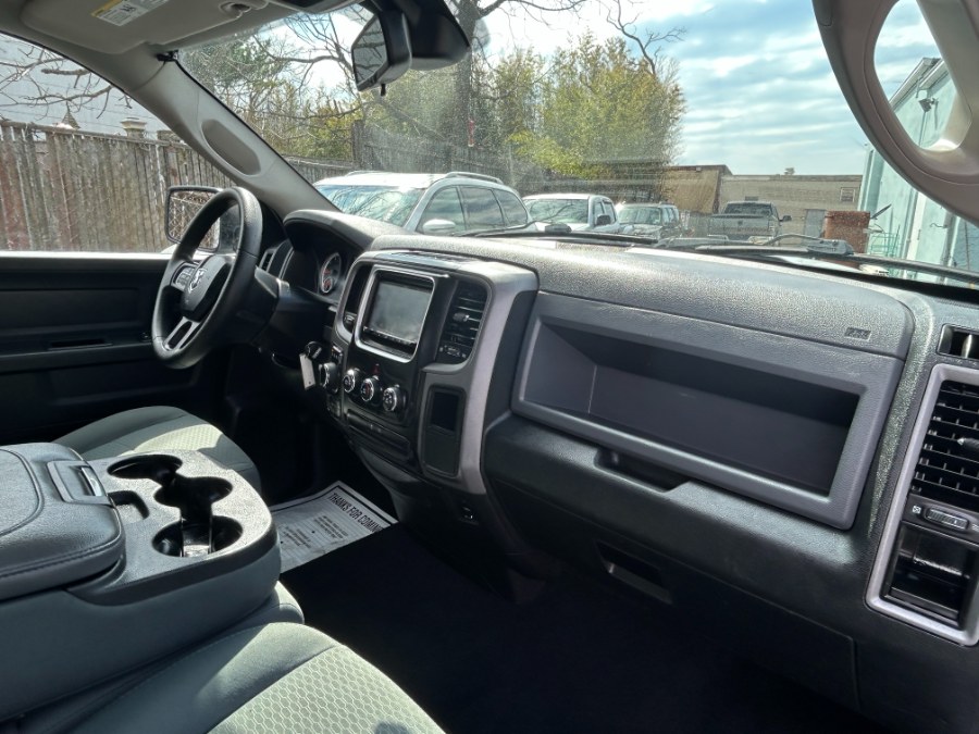 2015 RAM 1500 4WD Quad Cab 140.5