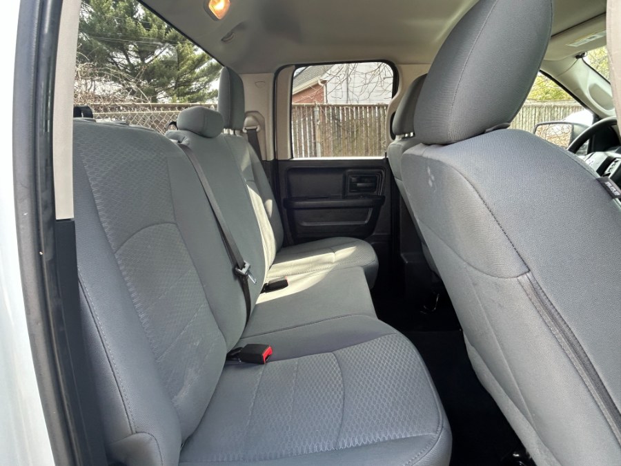 2015 RAM 1500 4WD Quad Cab 140.5