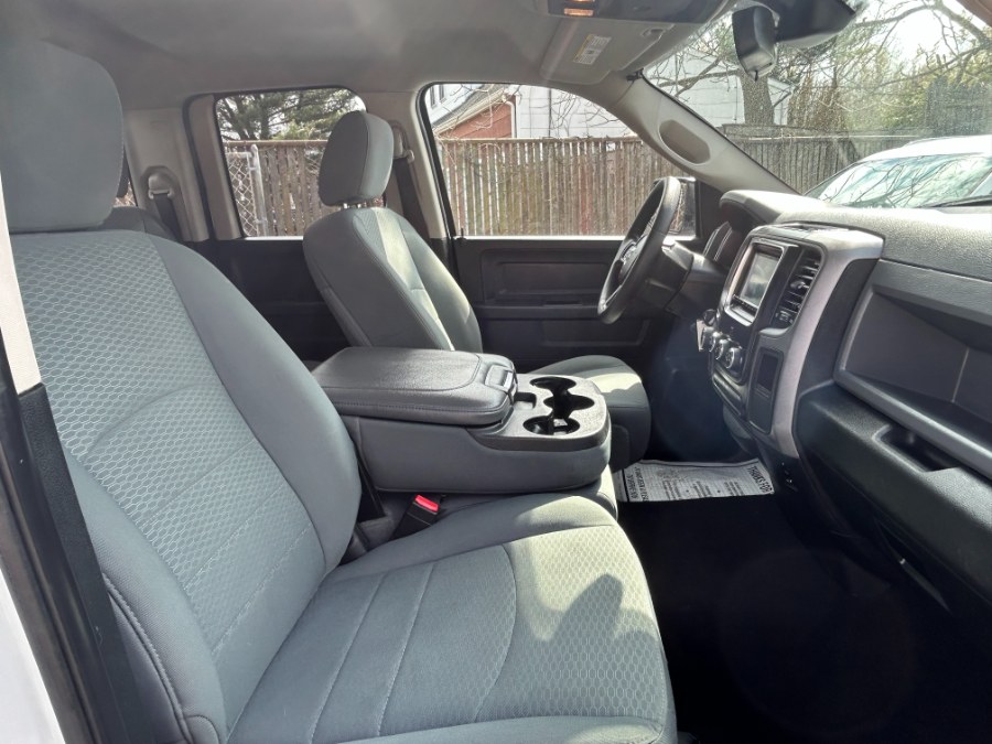 2015 RAM 1500 4WD Quad Cab 140.5