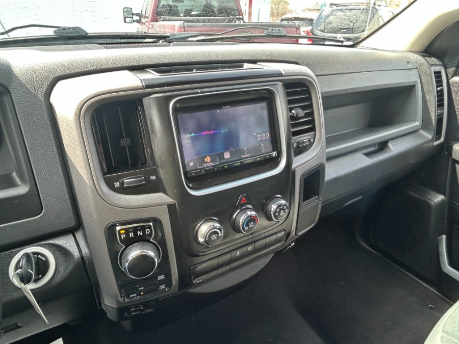 2015 RAM 1500 4WD Quad Cab 140.5