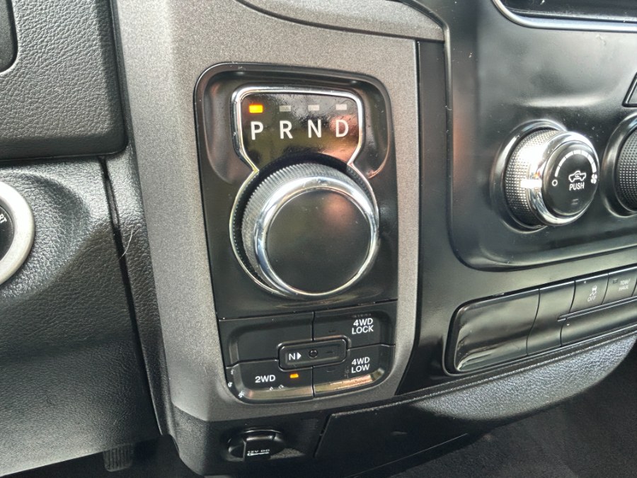2015 RAM 1500 4WD Quad Cab 140.5