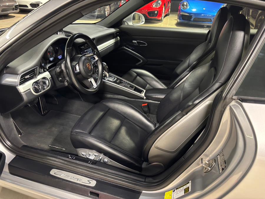 2017 Porsche 911 Carrera S Coupe photo